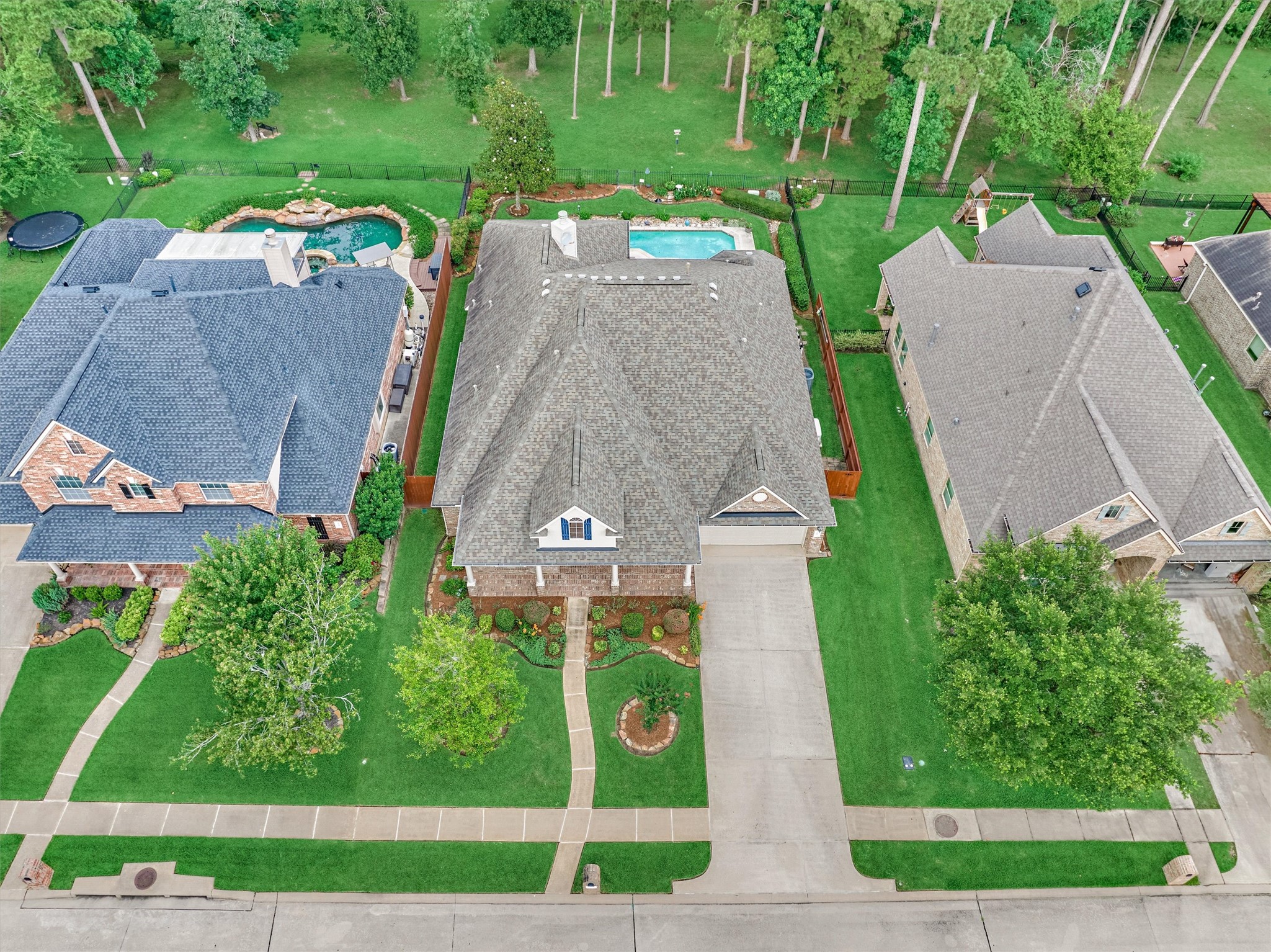 1608 Beau Rivage Drive Conroe, TX 77304 - Photo 6 of 49