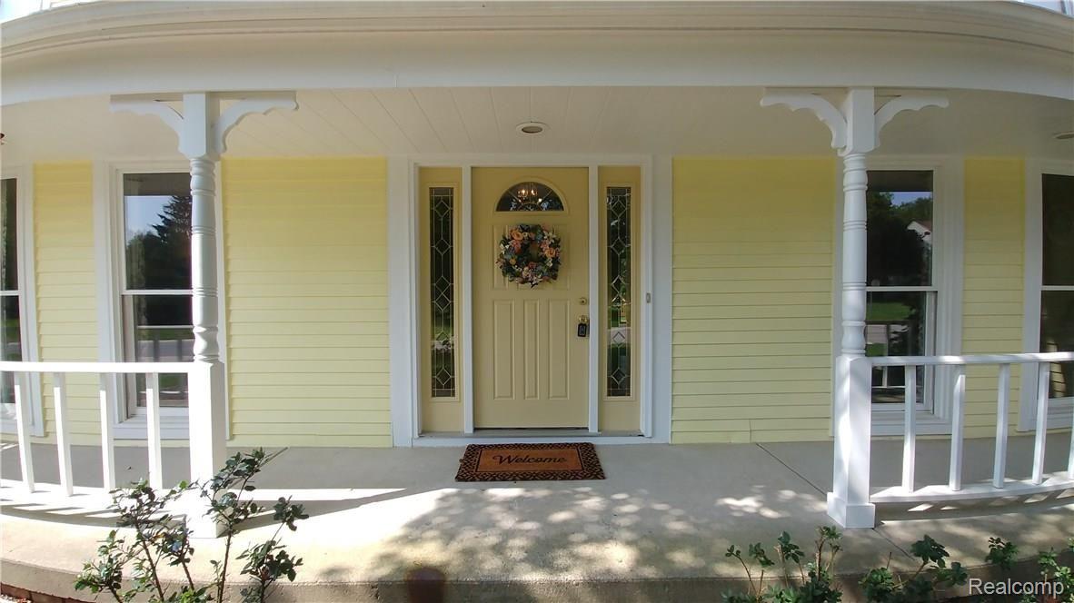 1523 Grandview Drive Rochester, MI 48306 - Photo 5 of 44 4.jpg