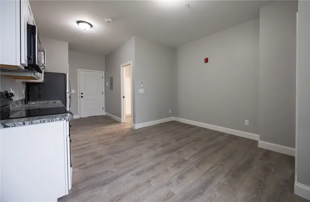 $1,601 | 6899 Post Road, Unit 206, North Kingstown, RI 02852