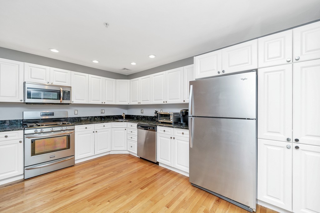 997 Main Street, Unit 6 Wakefield, MA 01880 - Photo 3 of 32
