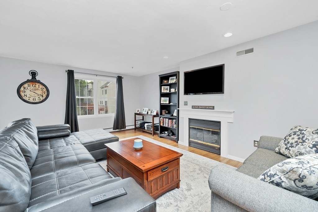 997 Main Street, Unit 6 Wakefield, MA 01880 - Photo 6 of 32