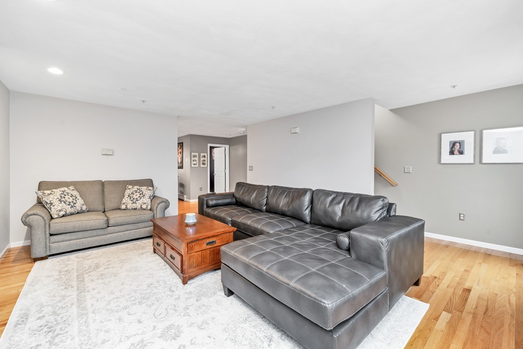 997 Main Street, Unit 6 Wakefield, MA 01880 - Photo 8 of 32