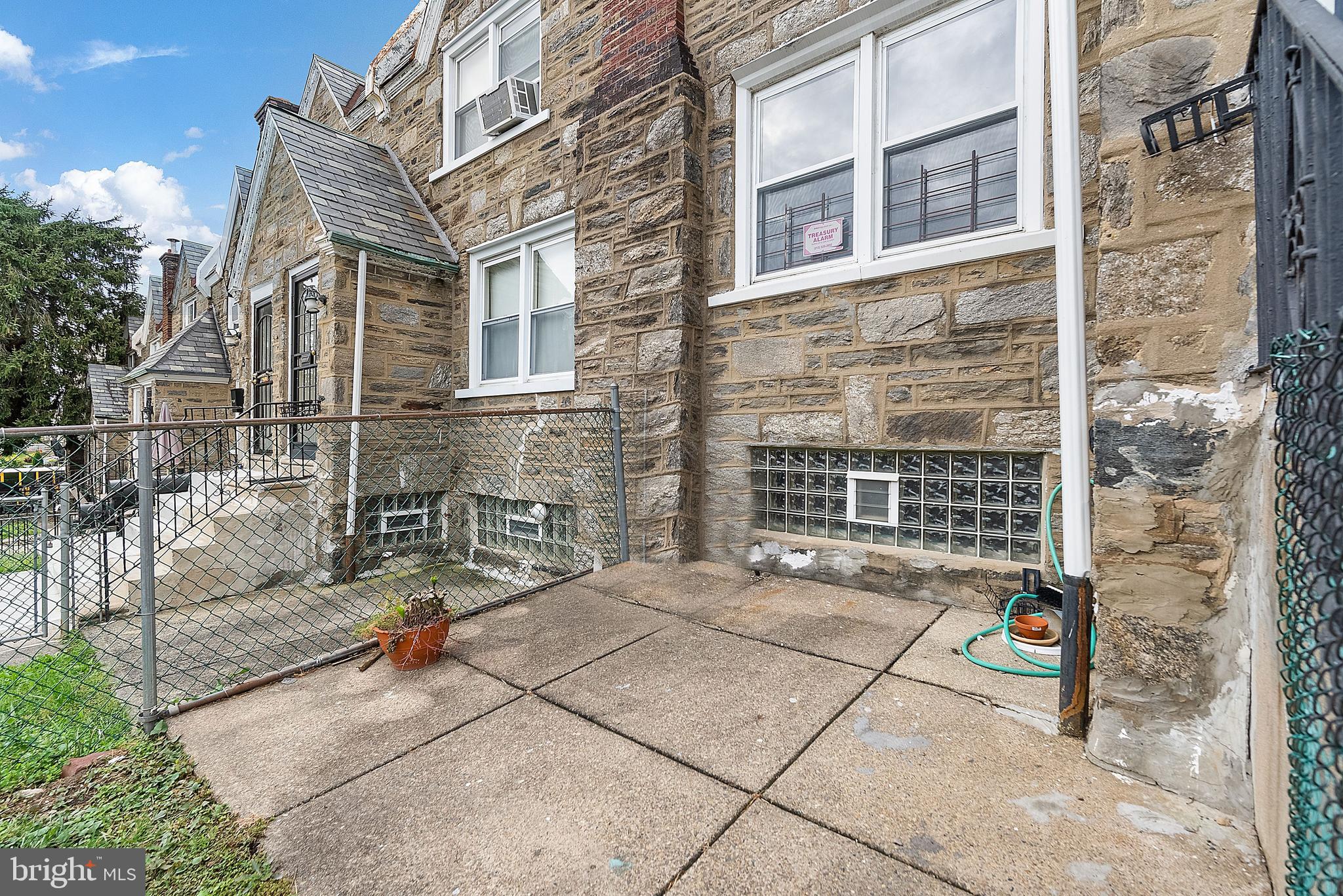 5214 Westford Road Philadelphia, PA 19120 - Photo 3 of 23 Gallery Image 3