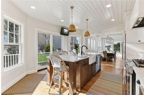 $1,699,000 | 2463 Black Lake Road, Spring Park, MN 55384