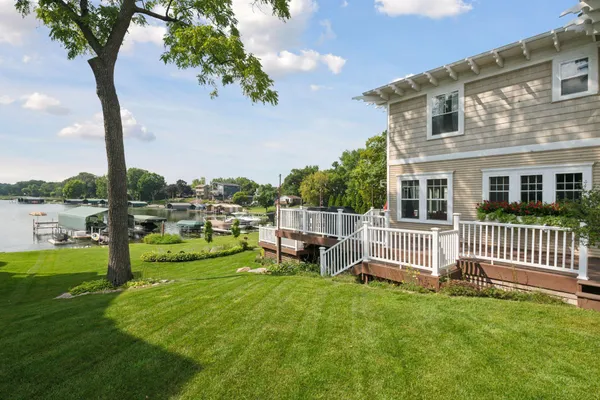 $1,699,000 | 2463 Black Lake Road, Spring Park, MN 55384