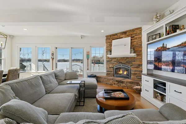 $1,699,000 | 2463 Black Lake Road, Spring Park, MN 55384
