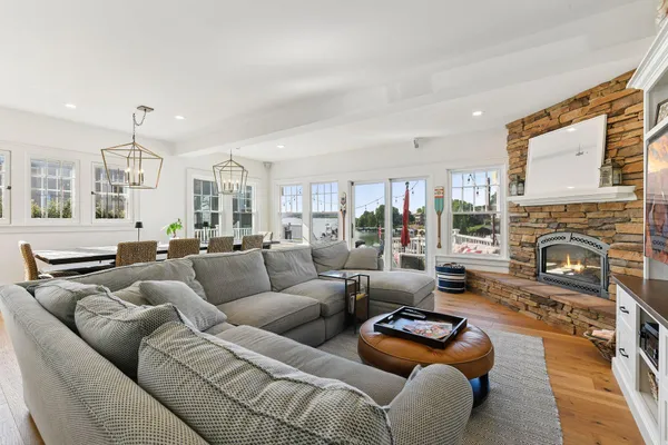 $1,699,000 | 2463 Black Lake Road, Spring Park, MN 55384