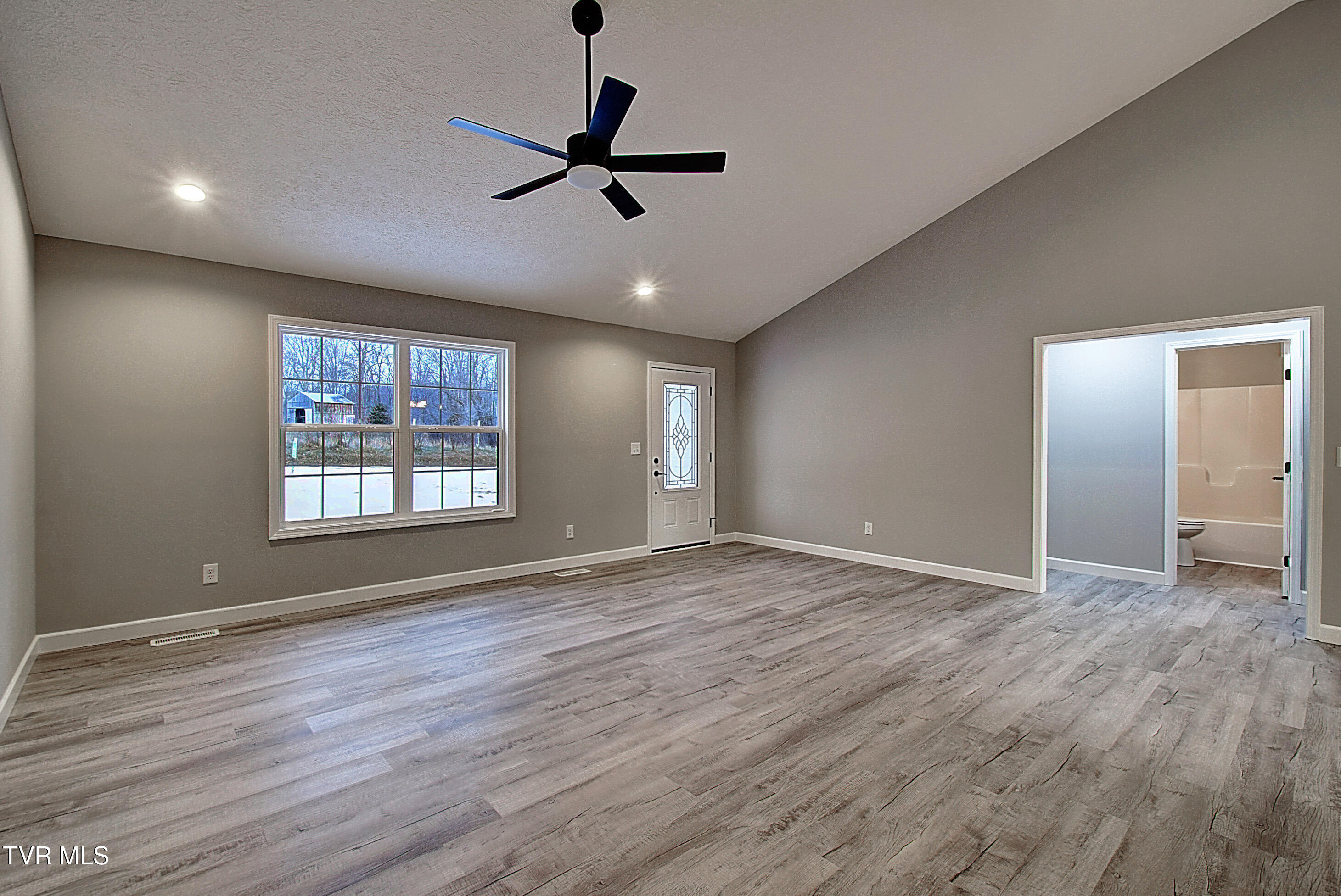 276 Slagle Road Elizabethton, TN 37643 - Photo 12 of 38 DSC_0073And8more