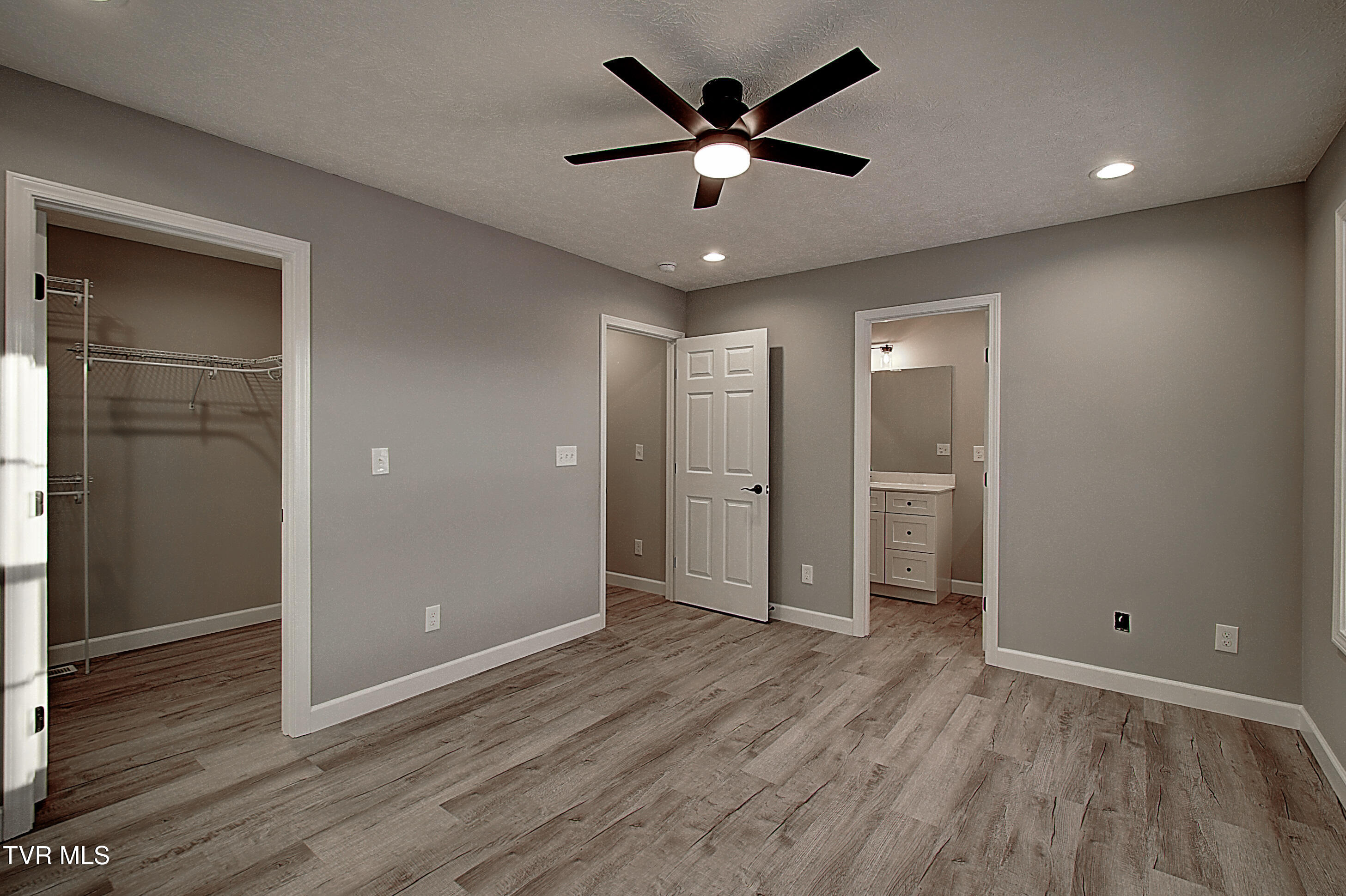 276 Slagle Road Elizabethton, TN 37643 - Photo 21 of 38 DSC_0241And8more