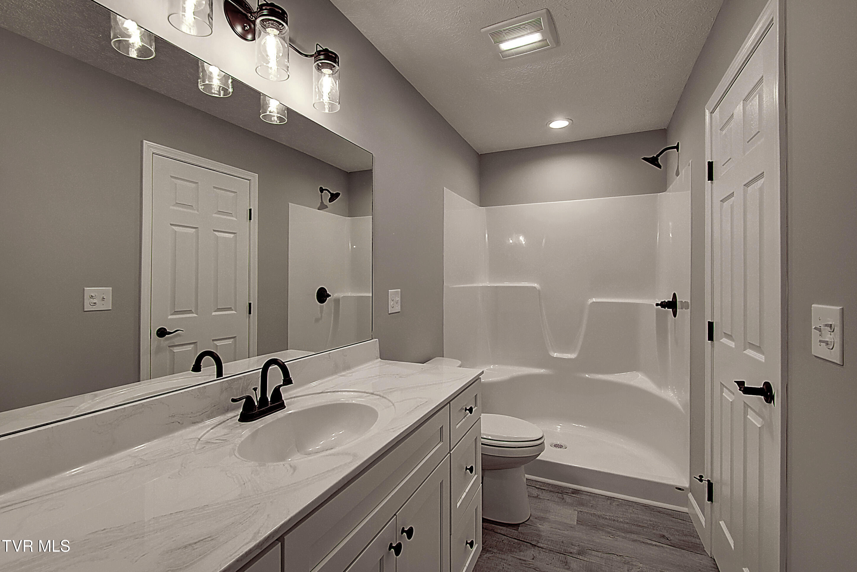 276 Slagle Road Elizabethton, TN 37643 - Photo 23 of 38 DSC_0286And8more