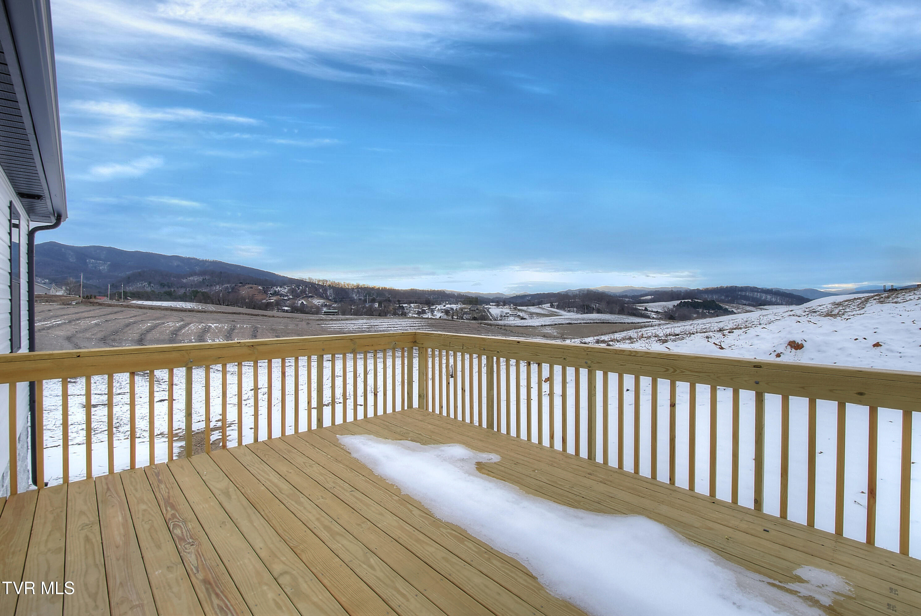 276 Slagle Road Elizabethton, TN 37643 - Photo 33 of 38 DSC_0529_30_31_32_33_34 (1)