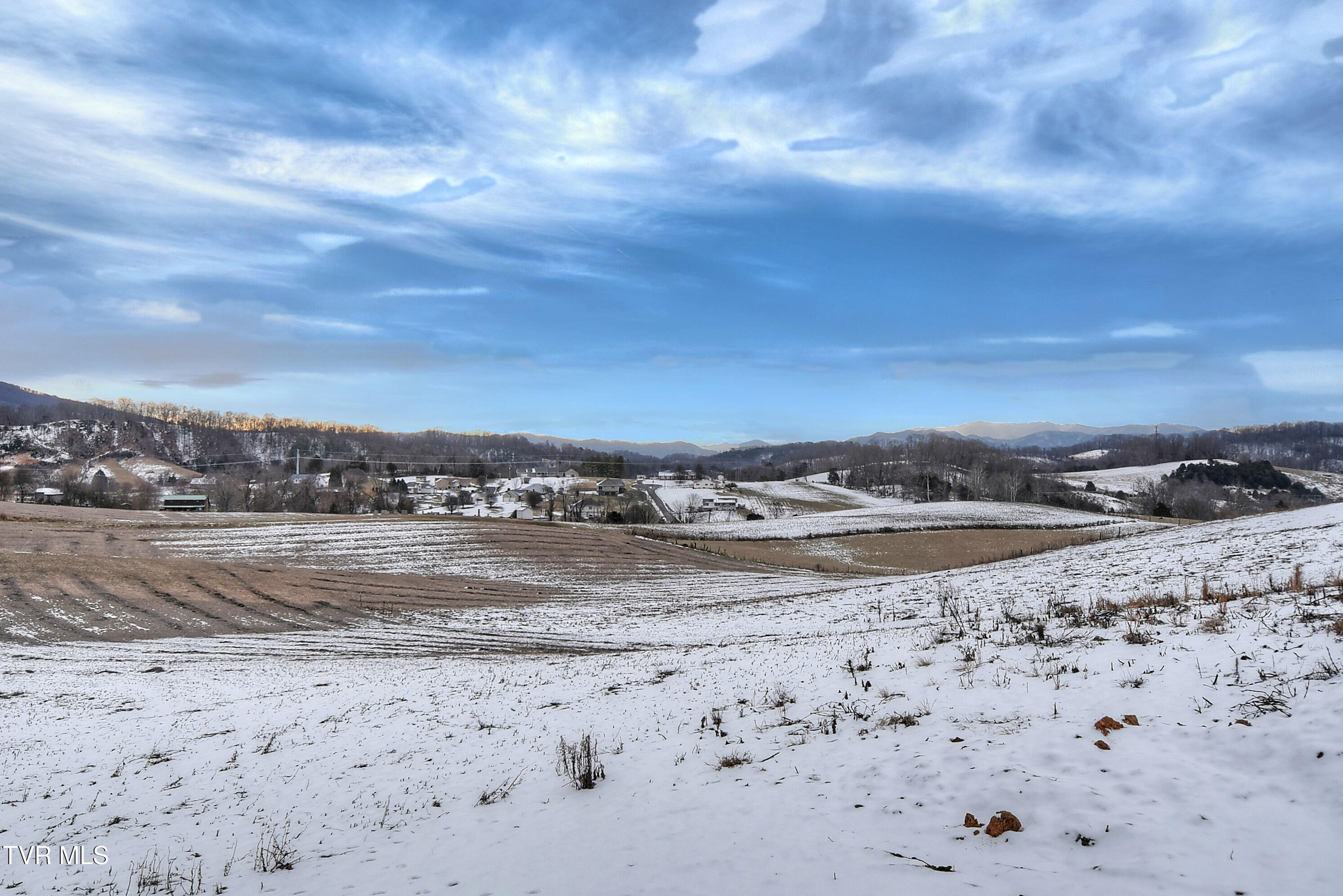 276 Slagle Road Elizabethton, TN 37643 - Photo 37 of 38 DSC_0589_90_91_92_93_94 (1)