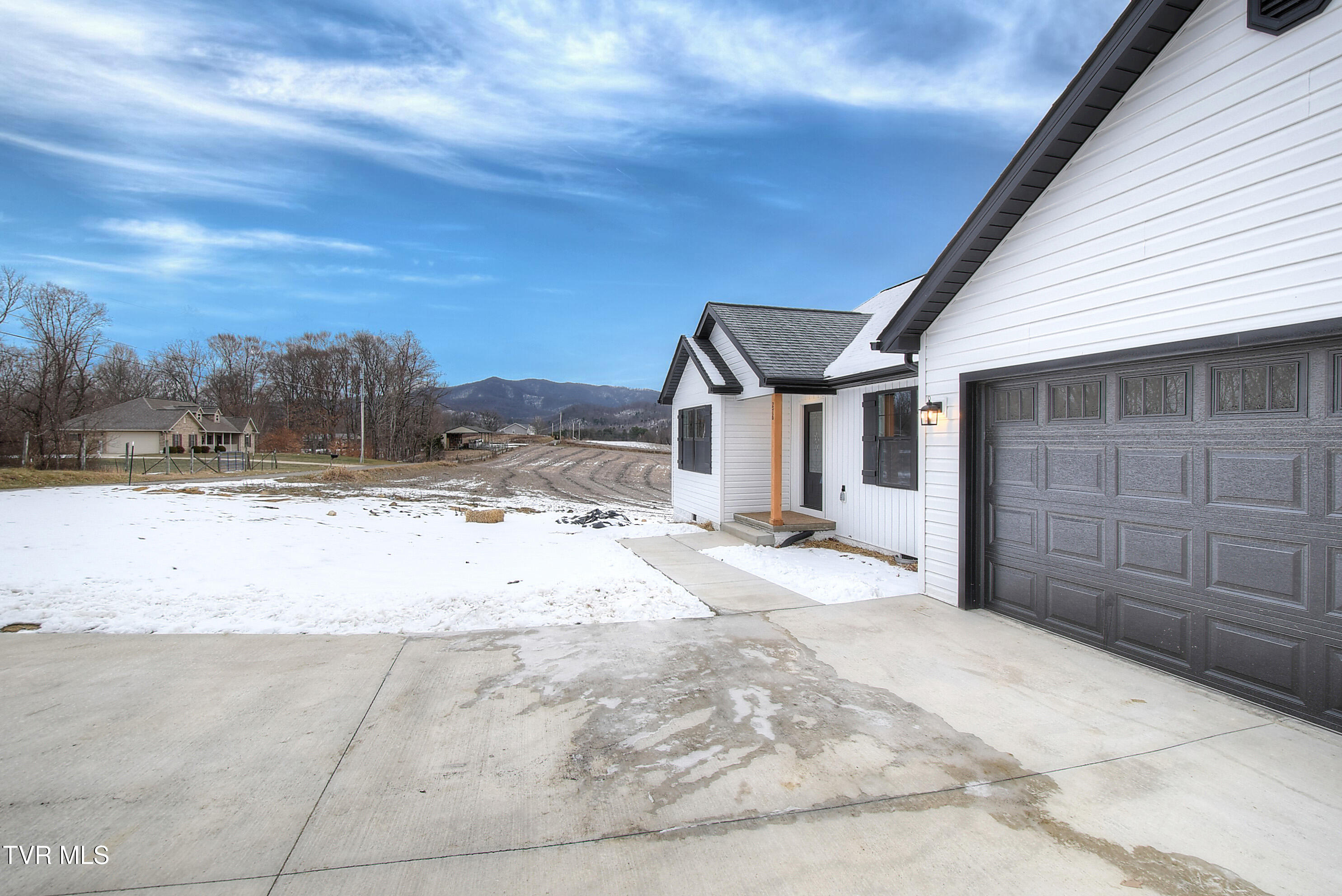 276 Slagle Road Elizabethton, TN 37643 - Photo 5 of 38 4