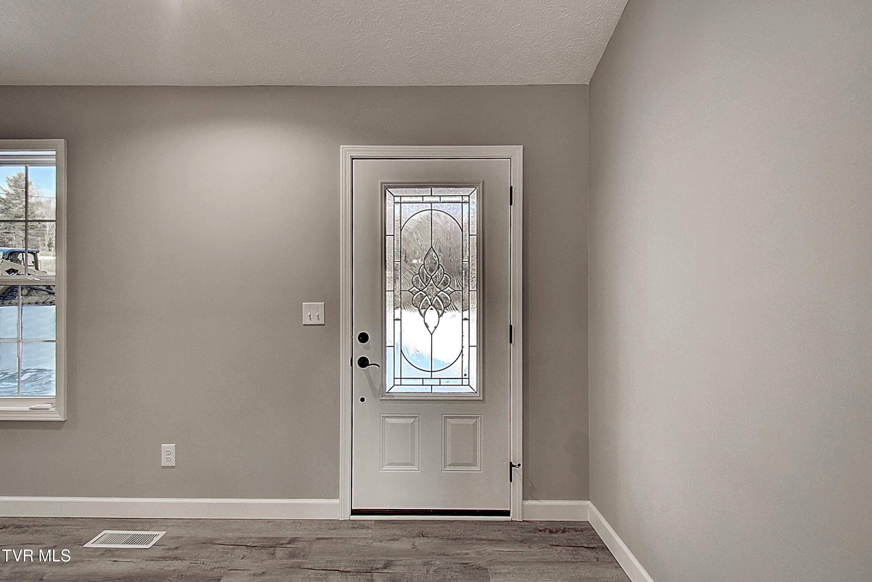 276 Slagle Road Elizabethton, TN 37643 - Photo 9 of 38 DSC_0010And8more