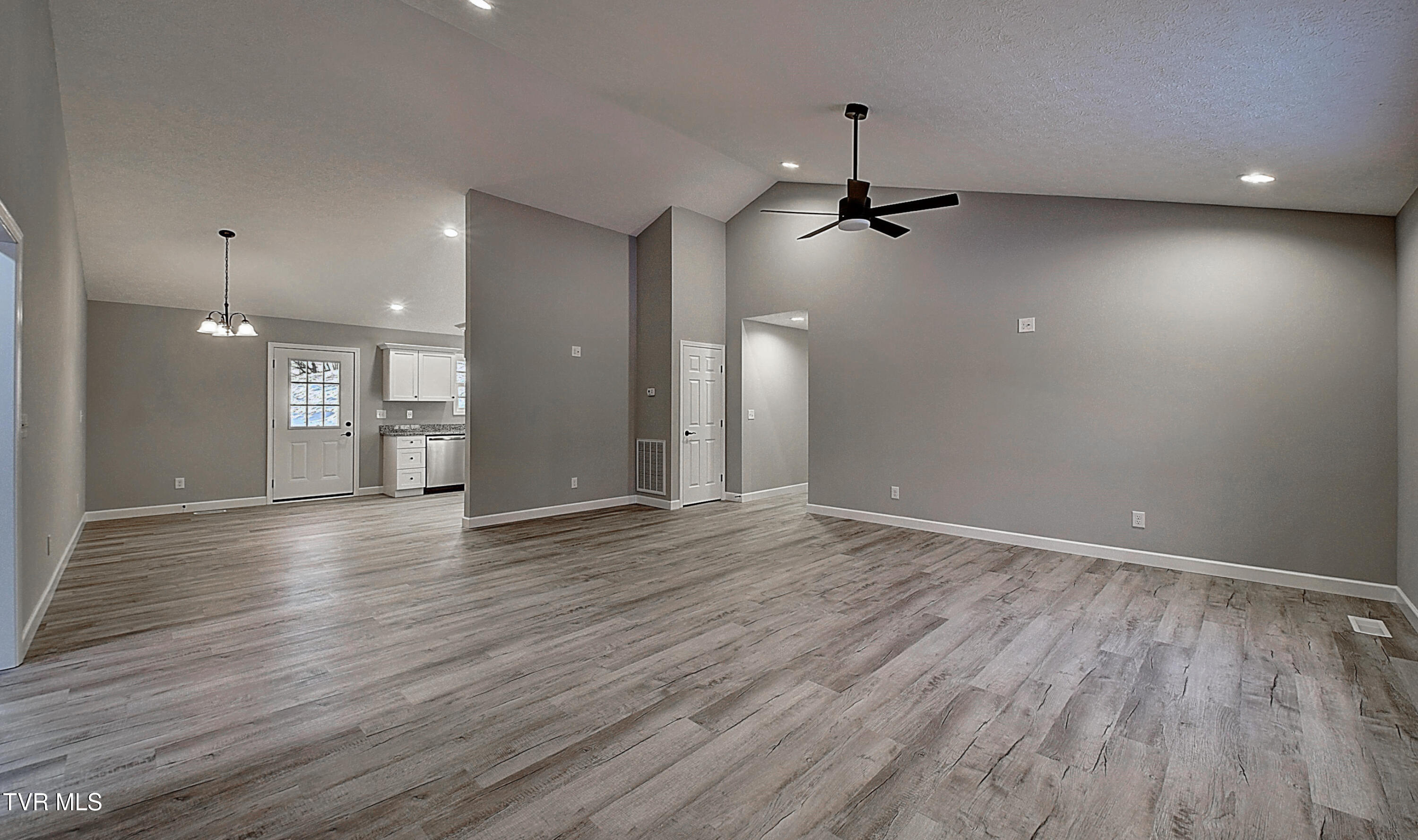 276 Slagle Road Elizabethton, TN 37643 - Photo 10 of 38 DSC_0019And8more_stitch