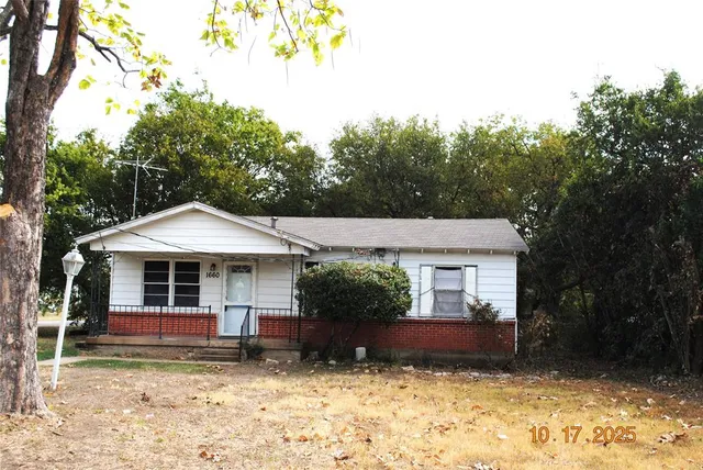 $1,400 | 1660 Marsalis Road, Lancaster, TX 75146
