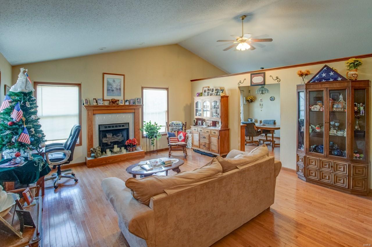 300 Nellies Ridge Valmeyer, IL 62295 - Photo 4 of 45 Gallery Image 4