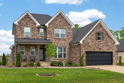 $564,000 | 203 Strongpoint Drive, Hendersonville, TN 37075