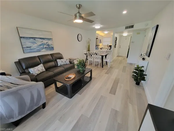 $3,100 | 200 Forest Lakes Boulevard, Unit 111, Naples, FL 34105