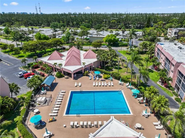 $3,100 | 200 Forest Lakes Boulevard, Unit 111, Naples, FL 34105