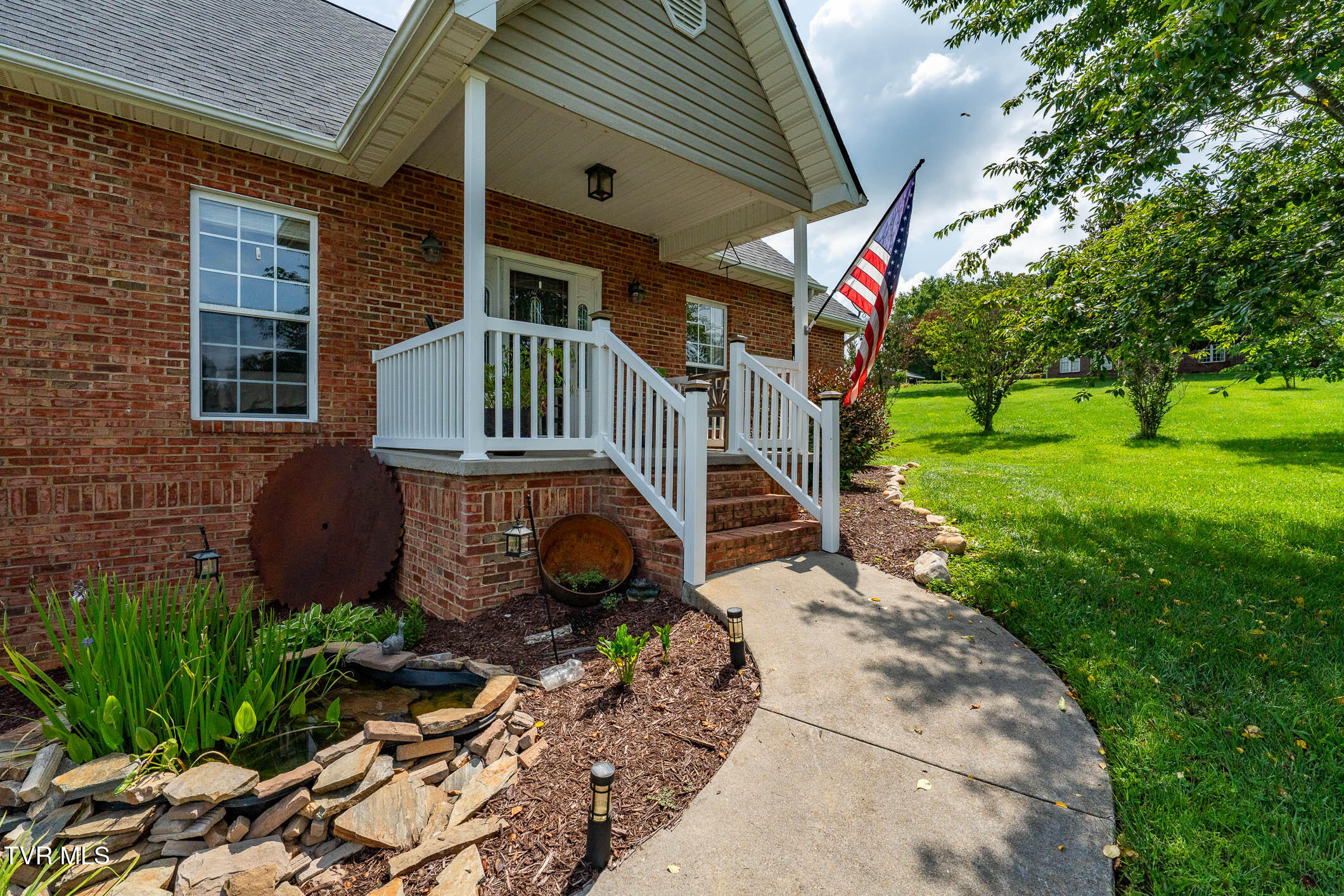 264 Hales Road Jonesborough, TN 37659 - Photo 3 of 86 264 Hales Rd (7 of 86)