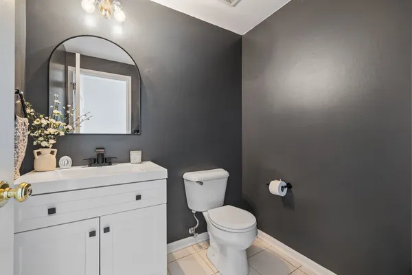$287,000 | 21543 Eich Drive, Crest Hill, IL 60403