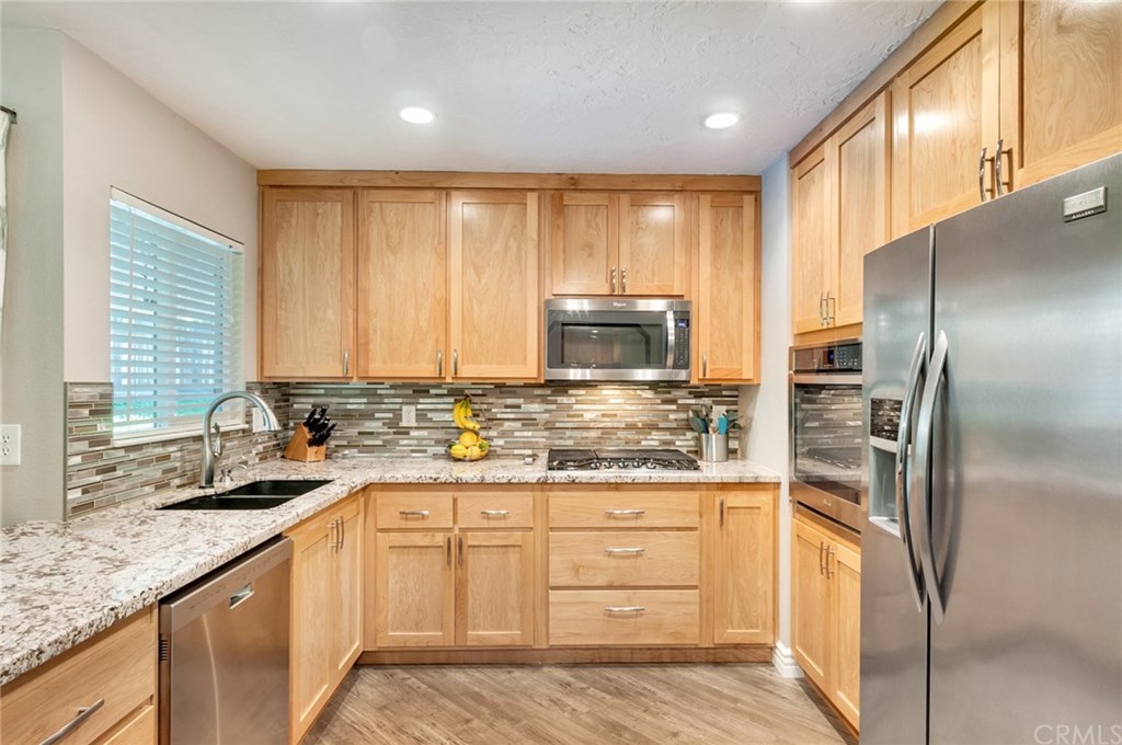 9760 Lincoln Avenue Riverside, CA 92503 - Photo 4 of 27