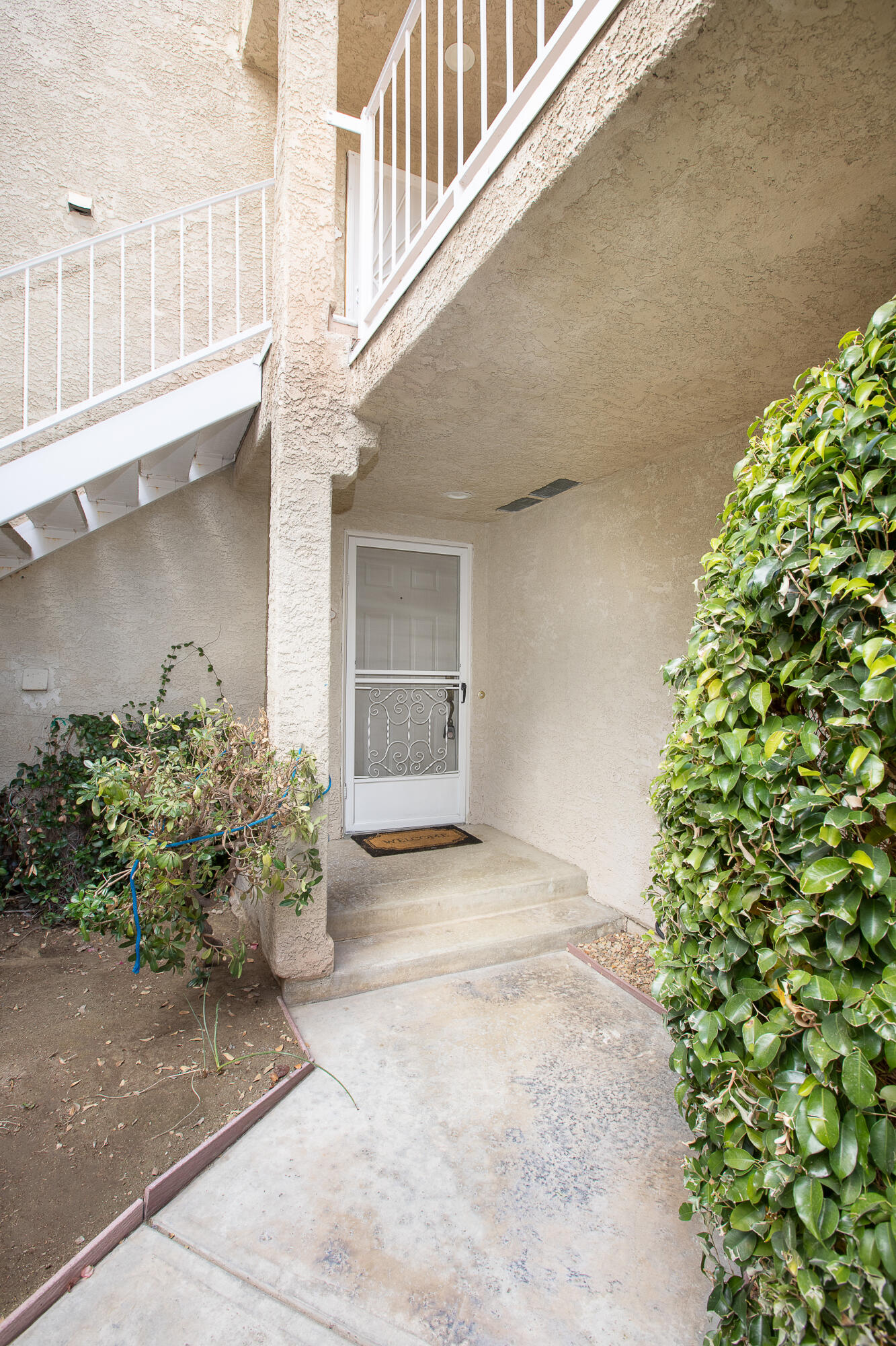 2700 Lawrence Crossley Road, Unit 27 Palm Springs, CA 92264 - Photo 10 of 13 a view of a garden with pathway