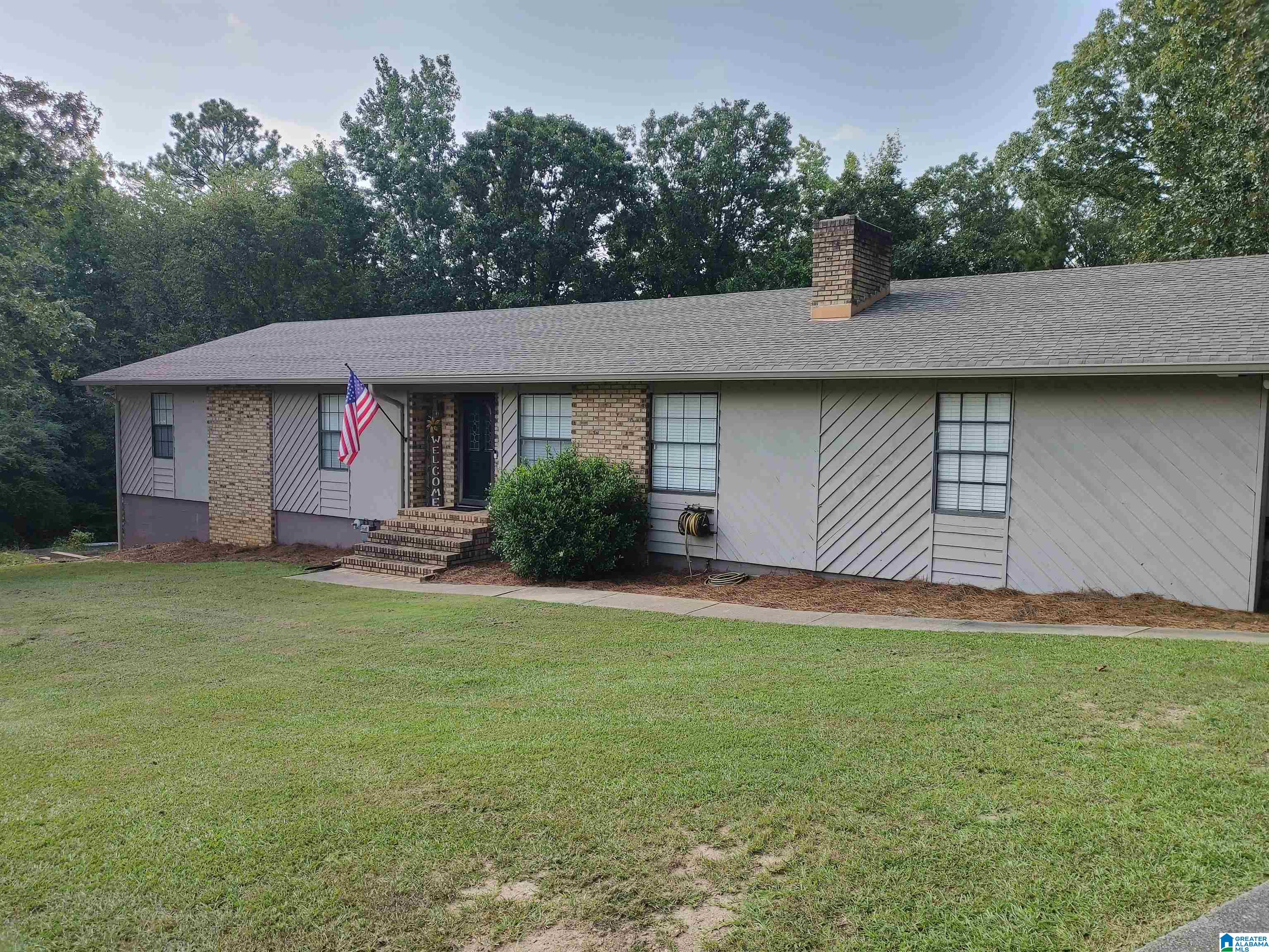 151 Fulton Circle Sylacauga, AL 35150 - Photo 2 of 18