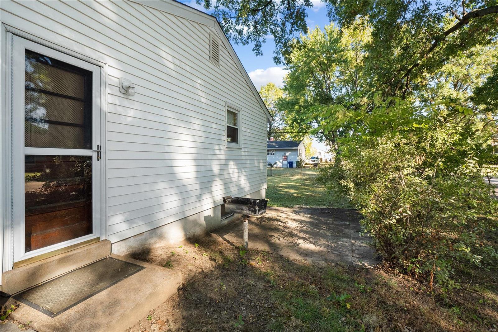 7801 Decatur Drive St. Louis, MO 63123 - Photo 22 of 24 Gallery Image 22