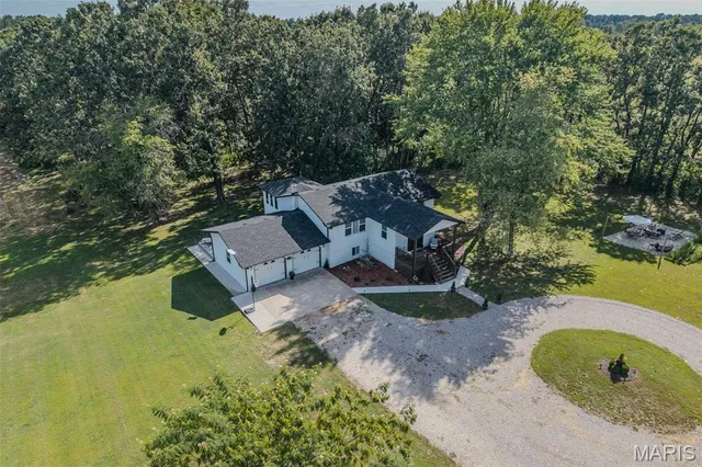 $449,500 | 17996 Dove Road, Phillipsburg, MO 65722