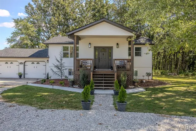 $449,500 | 17996 Dove Road, Phillipsburg, MO 65722