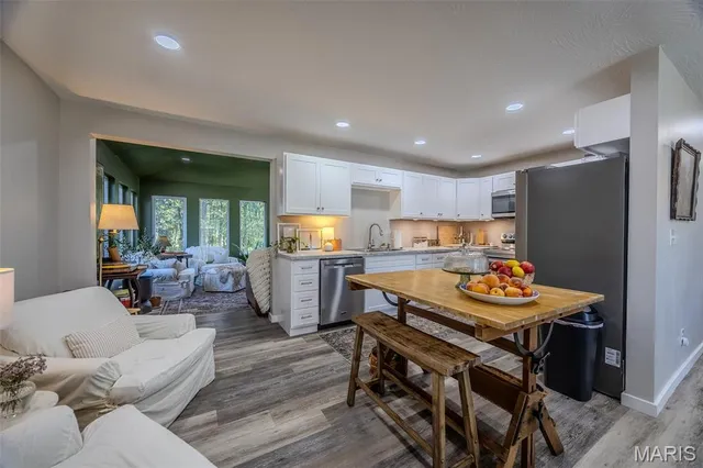 $449,500 | 17996 Dove Road, Phillipsburg, MO 65722