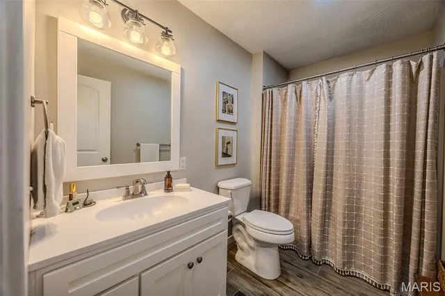 $449,500 | 17996 Dove Road, Phillipsburg, MO 65722