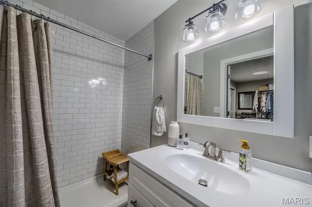 $449,500 | 17996 Dove Road, Phillipsburg, MO 65722