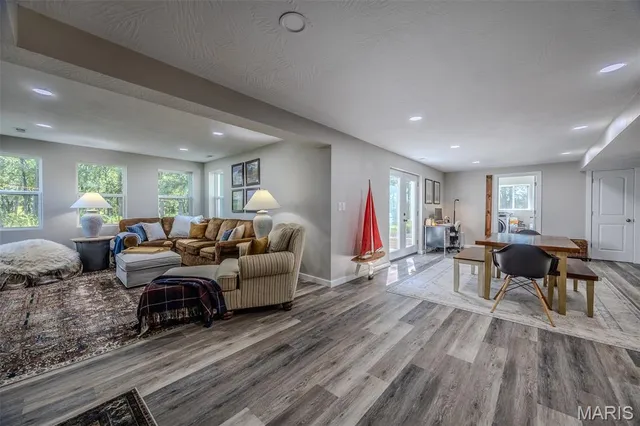 $449,500 | 17996 Dove Road, Phillipsburg, MO 65722