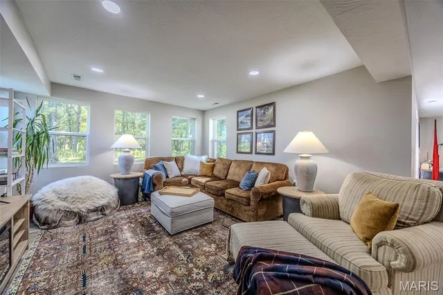 $449,500 | 17996 Dove Road, Phillipsburg, MO 65722