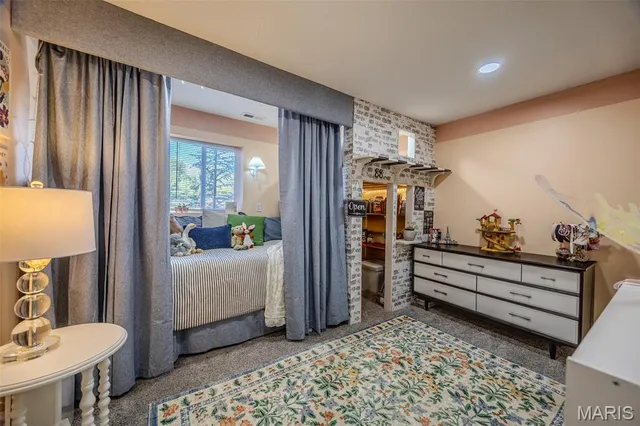 $449,500 | 17996 Dove Road, Phillipsburg, MO 65722