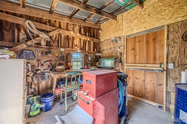 $449,500 | 17996 Dove Road, Phillipsburg, MO 65722