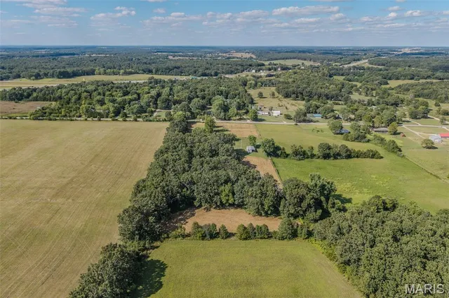 $449,500 | 17996 Dove Road, Phillipsburg, MO 65722