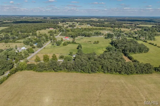 $449,500 | 17996 Dove Road, Phillipsburg, MO 65722