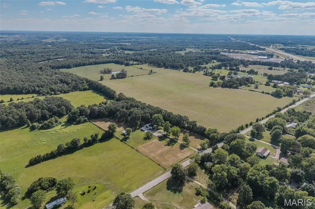 $449,500 | 17996 Dove Road, Phillipsburg, MO 65722