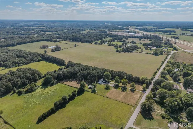 $449,500 | 17996 Dove Road, Phillipsburg, MO 65722