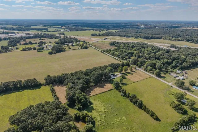 $449,500 | 17996 Dove Road, Phillipsburg, MO 65722