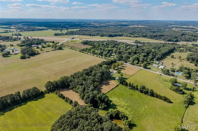 $449,500 | 17996 Dove Road, Phillipsburg, MO 65722