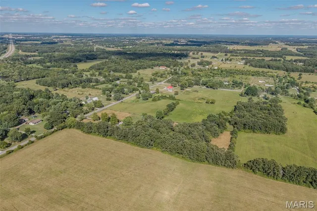 $449,500 | 17996 Dove Road, Phillipsburg, MO 65722