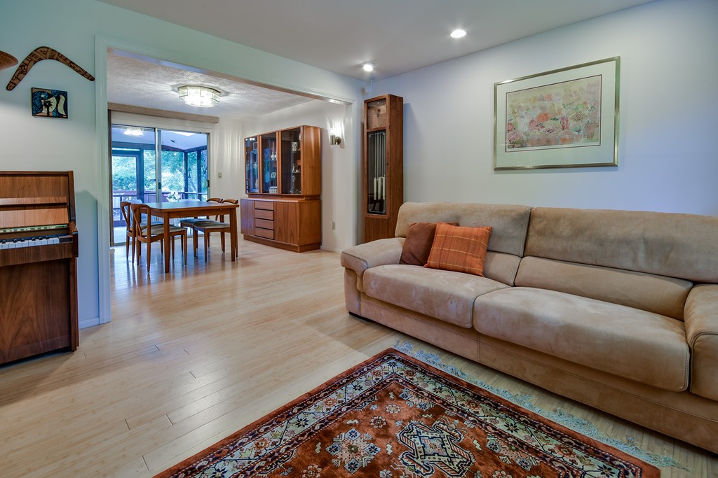 9 Aqueduct Road Wayland, MA 01778 - Photo 7 of 24 Gallery Image 7
