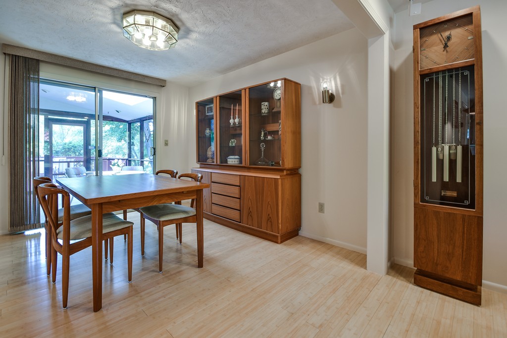 9 Aqueduct Road Wayland, MA 01778 - Photo 8 of 24 Gallery Image 8