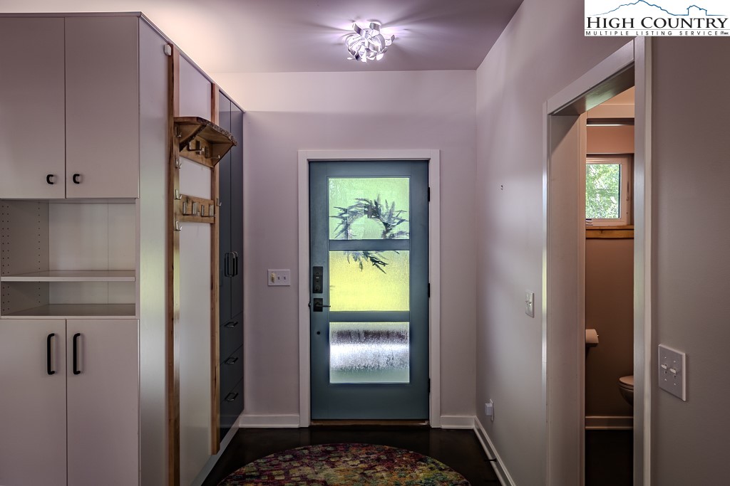 314 Hillandale Drive Boone, NC 28607 - Photo 4 of 49 a bathroom with a sink and a mirror