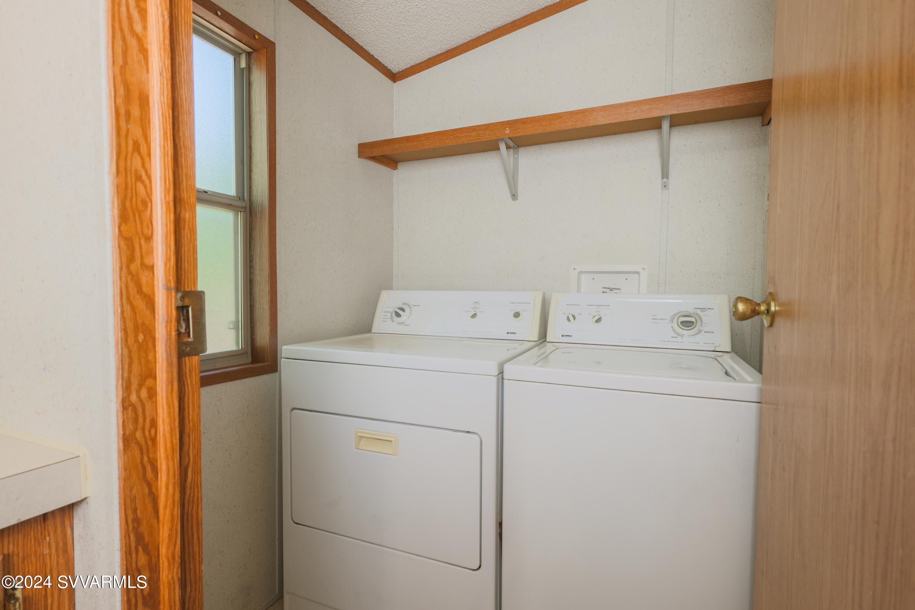 4240 East Aztec Road Rimrock, AZ 86335 - Photo 17 of 30 4240, Laundry